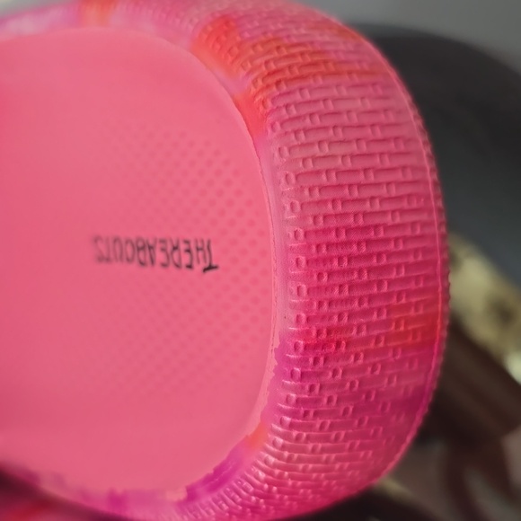 THEREABOUTS BRAND GIRLS PINK TYE DYE SLIDE SANDALS SIZE 4-5 - Picture 6 of 11